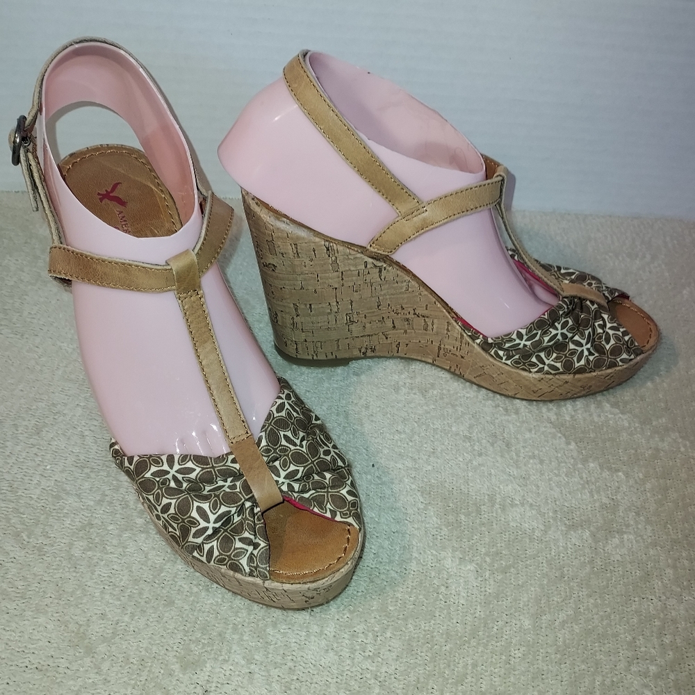 American Eagle wedge platform sandals size 8